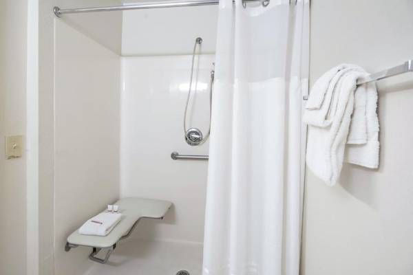 HomeTowne Studios by Red Roof Colorado Springs - Airport