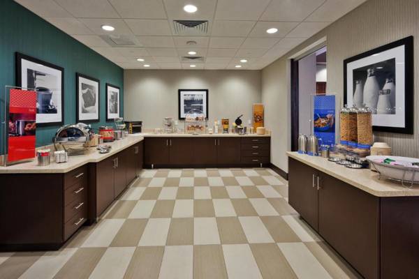 Hampton Inn & Suites Denver Airport / Gateway Park