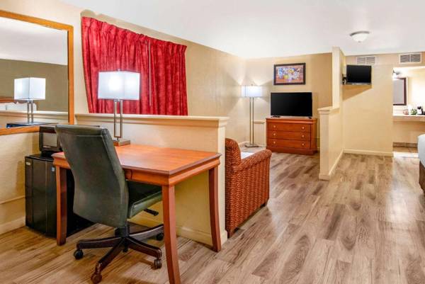 Workspace - Econo Lodge Inn & Suites Durango