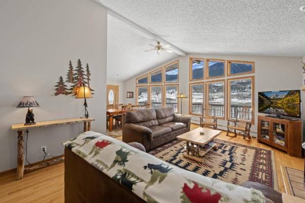 Lily Mountain Lodge - Amazing Mountains Views Private Hot Tub Great Location