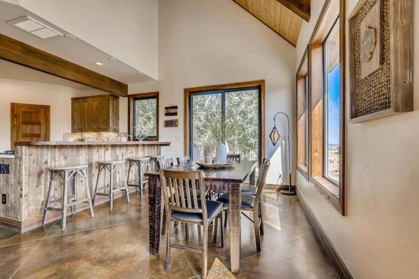 Beautiful Modern Mountain Home on Private Acreage - Limber Grove Lodge