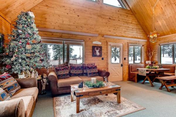 Comfy Mountain Cabin with Privacy and Great Views - Whimsical Hollow