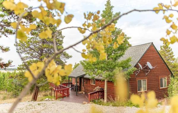 Beautiful Relaxing Home in Warm Springs Ranch - Misty Mountain Hideaway