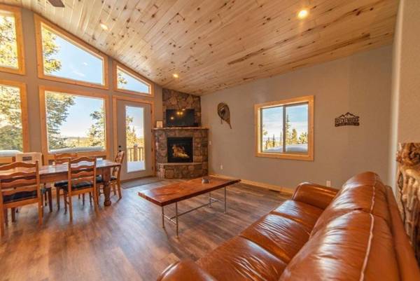 Beautiful New Construction Home with Great Views and Pool Table - Silverheels Chalet