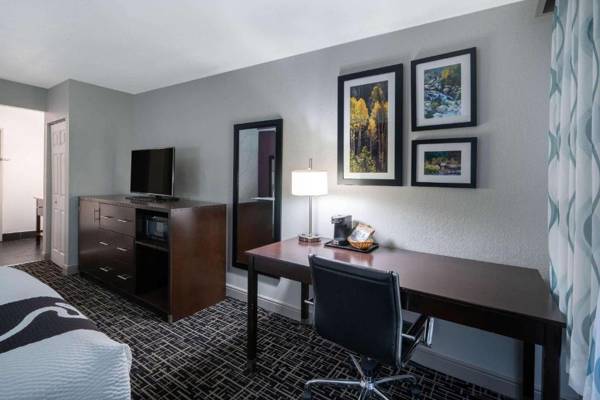 Workspace - La Quinta Inn & Suites by Wyndham Fort Collins Colorado