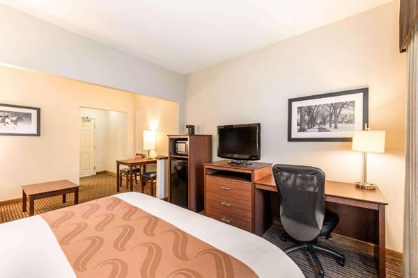 Workspace - Quality Inn & Suites University Fort Collins