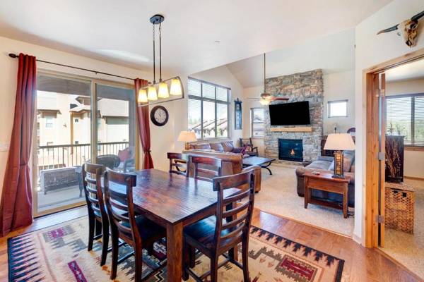 Luxury Condo #531 Near Resort Pool Club House & Hot Tub - FREE Activities & Equipment Rentals Daily