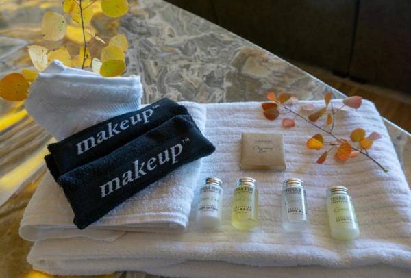 New Luxury Loft #19 Near Resort Huge Hot Tub & Views - FREE Activities & Equipment Rentals Daily