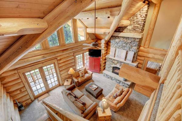 Mountain View Luxury Log Home Hot Tub & Great Views - FREE Activities & Equipment Rentals Daily