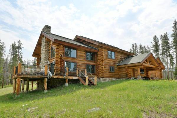 Ranch Creek Luxury Log Home Hot Tub & Great Views - FREE Activities & Equipment Rentals Daily