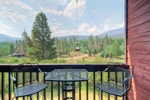 Two-Bedroom Mountainside Condo E259