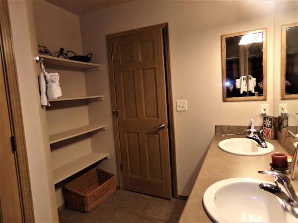 TLDA Tarn Landing 1 bed 1 loft 3 bathrooms