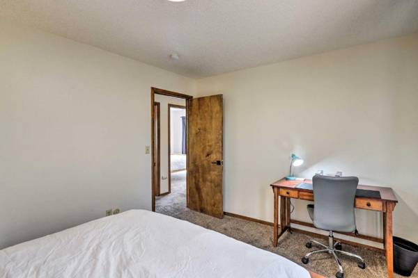 Workspace - Grand Junction Townhome about 3 Mi to Downtown!