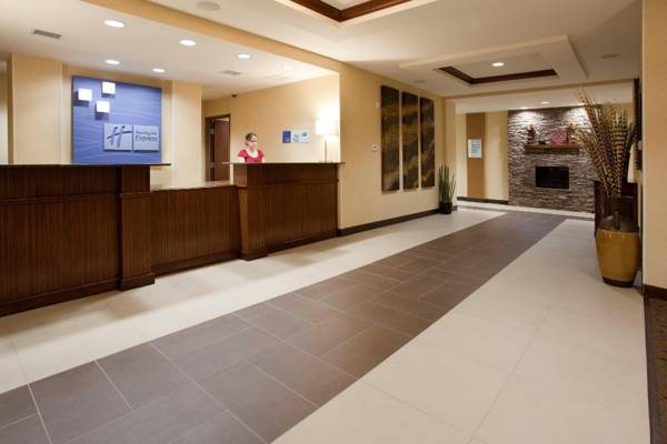 Holiday Inn Express Hotel & Suites Lamar