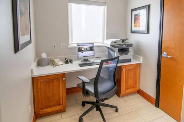 Workspace - Holiday Inn Express Hotel & Suites Limon I-70/Exit 359 an IHG Hotel