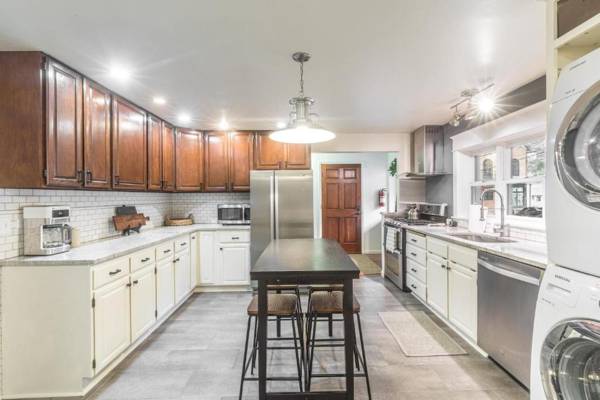 225 6th Avenue Unit 3