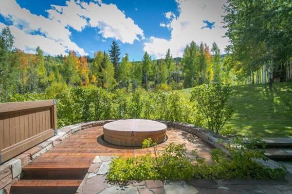 Snowmass Village Luxury 4 Bedroom at Owl Creek Townhome - Ski-in Ski-out