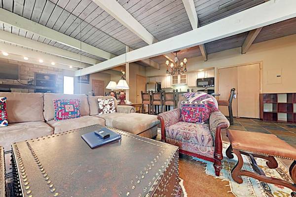 Timberline Condominiums 2 Bedroom Deluxe Unit B2H