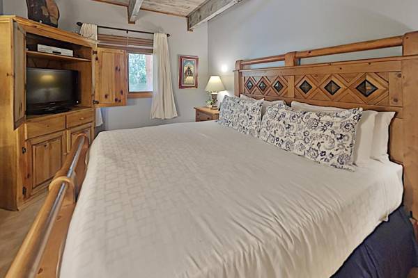 Timberline Condominiums 2 Bedroom Deluxe Unit C2E