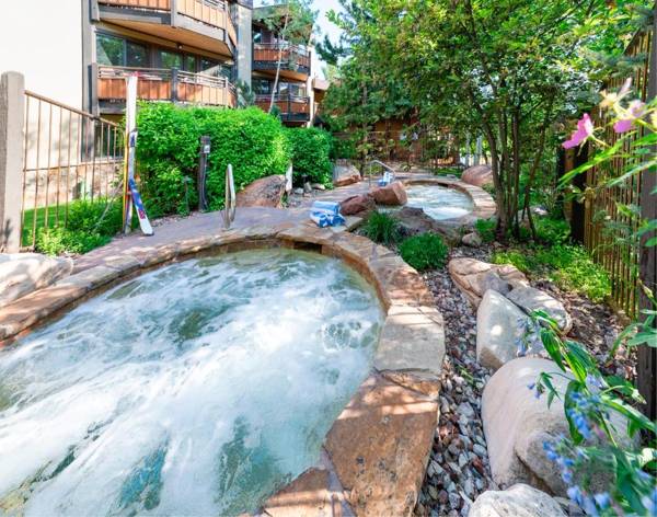 Laurelwood Condominiums Studio Premier Unit 202