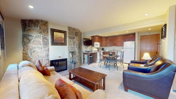 Laurelwood Condominiums Studio Premier Unit 301