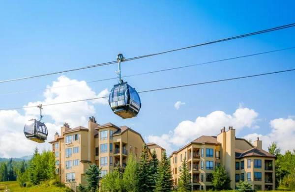 Spacious Ski in Ski out 3 Bedroom Vacation Rental Next to the Gondola Featuring Slopeside Heated Outdoor Pool and Hot Tub