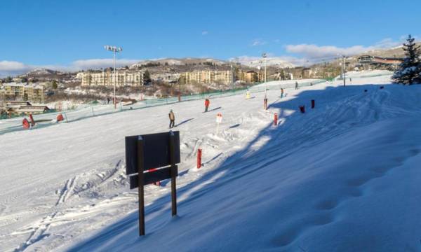 Edgemont 2305 - Luxury Ski-in Ski-out Condo
