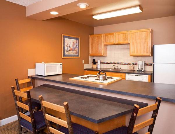 Relaxing Rocky Mountain Vacation Suites in Steamboat Springs