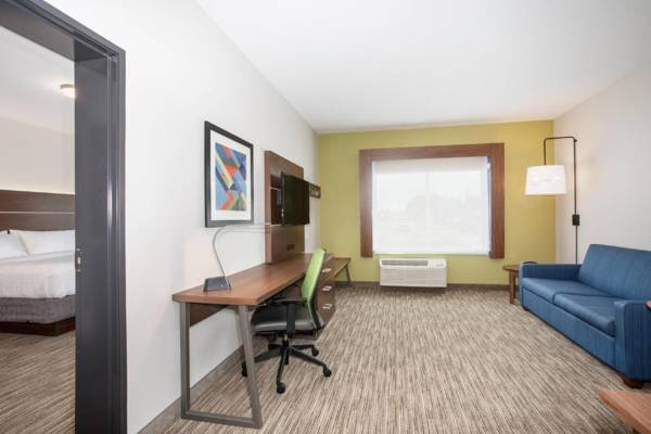 Workspace - Holiday Inn Express & Suites - Sterling an IHG Hotel