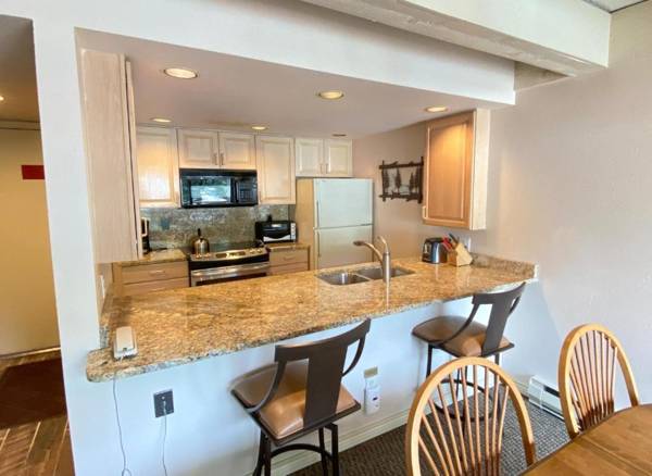 #106 Vail International