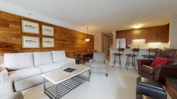 2 Bedroom Boutique Resort Condo with Hot Tub Access and within Walking Distance to the Eagle Bahn Gondola