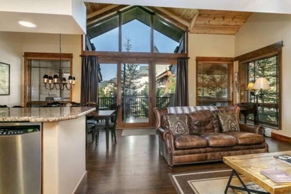 3 Bedroom in Lionshead Village at The Antlers