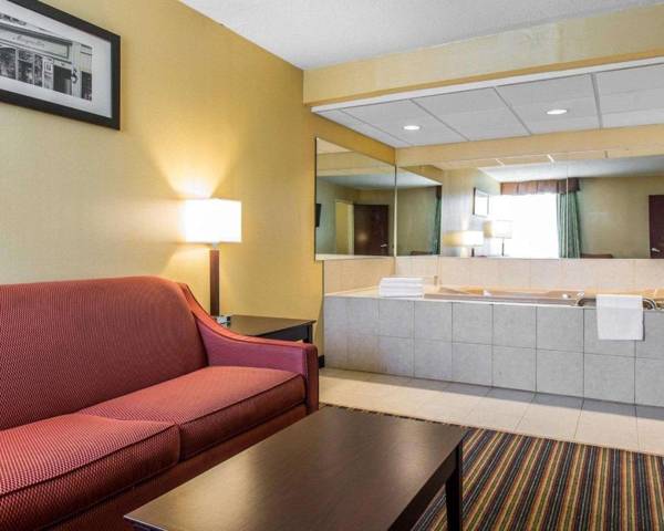 Comfort Inn and Suites East Hartford