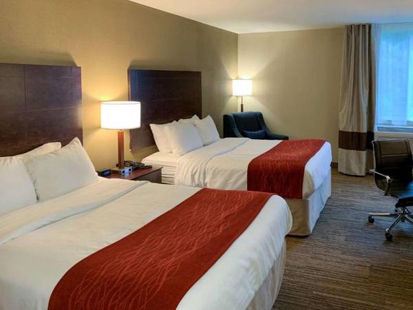 Workspace - Comfort Inn and Suites East Hartford