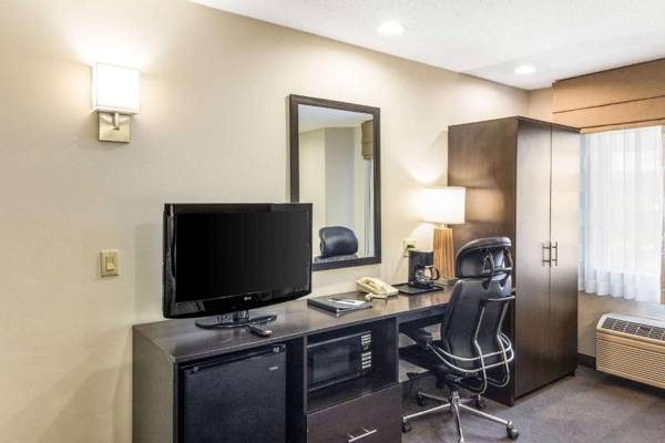 Workspace - Sleep Inn & Suites Niantic