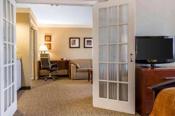 Comfort Suites Near Casinos Norwich-Uncasville