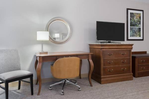 Workspace - Hampton Inn Hartford Airport