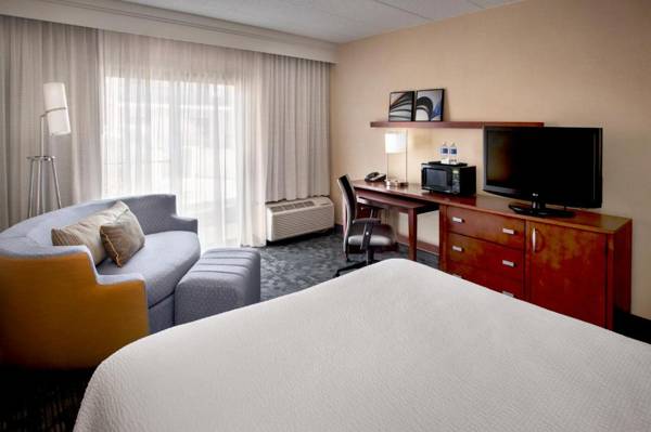 Courtyard By Marriott Hartford Windsor Airport