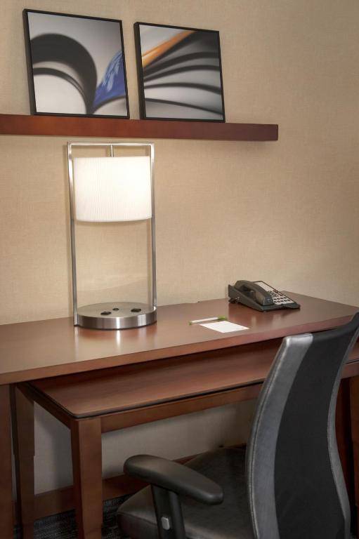 Workspace - Courtyard By Marriott Hartford Windsor Airport