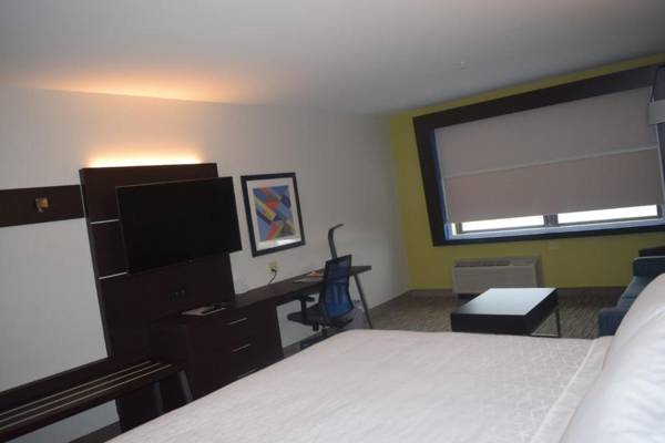 Workspace - Holiday Inn Express & Suites - Middletown an IHG Hotel