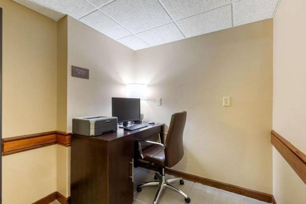 Workspace - Comfort Inn & Suites