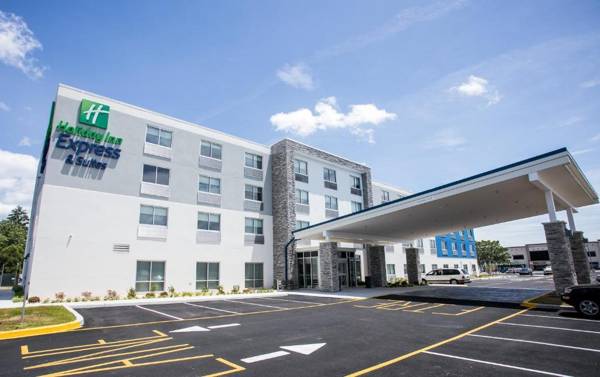 Holiday Inn Express & Suites Rehoboth Beach an IHG Hotel