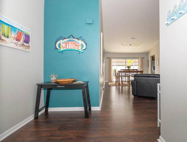 Charming Heated Pool Home - 3 miles to the Beach Pet and Family Friendly -Available Year Round!