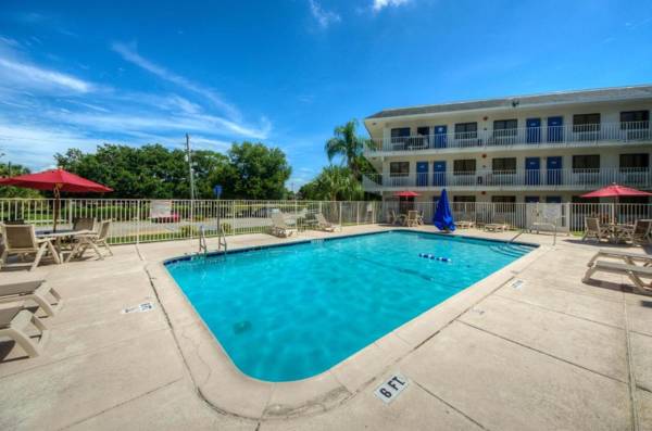 Motel 6-Bradenton FL