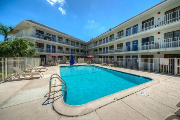 Motel 6-Bradenton FL