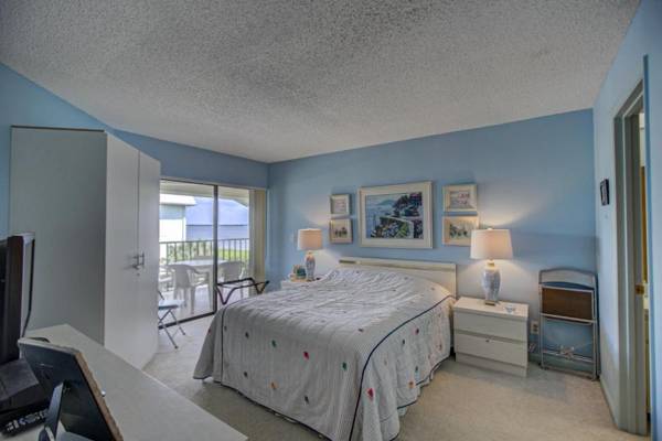 Bridge Port Beach Resort by Anna Maria