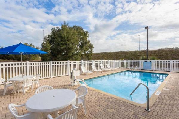 Microtel Inn & Suites by Wyndham Brooksville