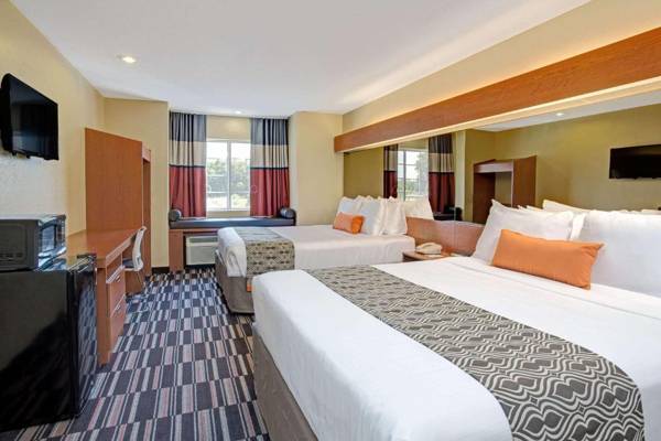 Microtel Inn & Suites by Wyndham Bushnell