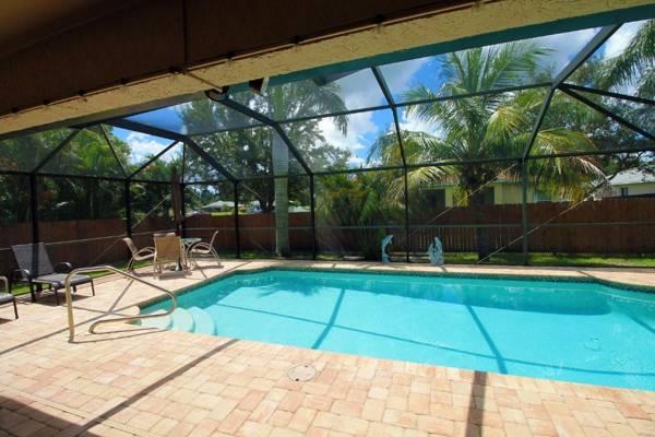 Heated saltwater pool newly furnished close to shopping and more - Villa Tropical Paradise
