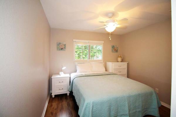 Heated saltwater pool newly furnished close to shopping and more - Villa Tropical Paradise